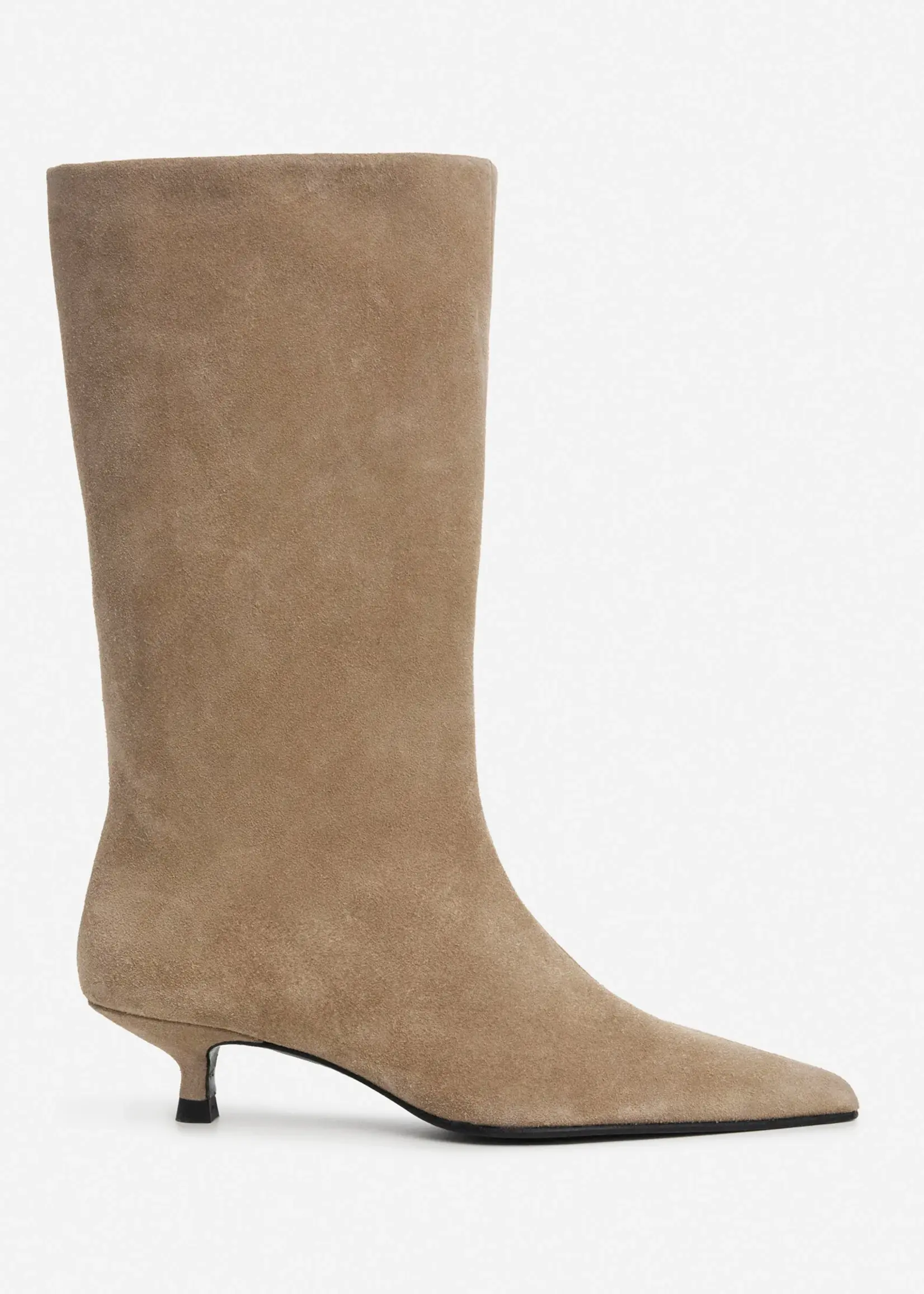 FLATTERED NOUR BOOTS