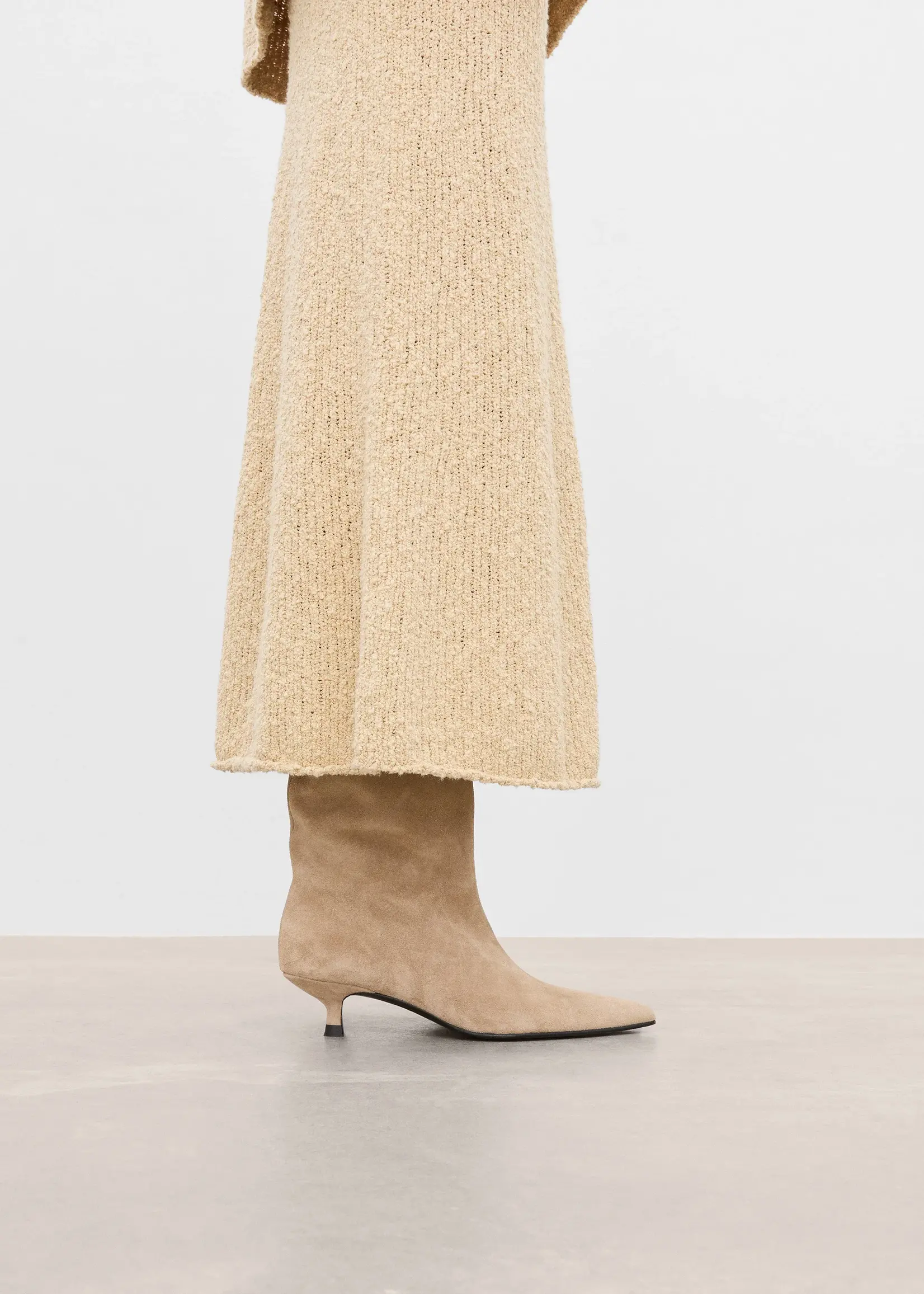 FLATTERED NOUR BOOTS