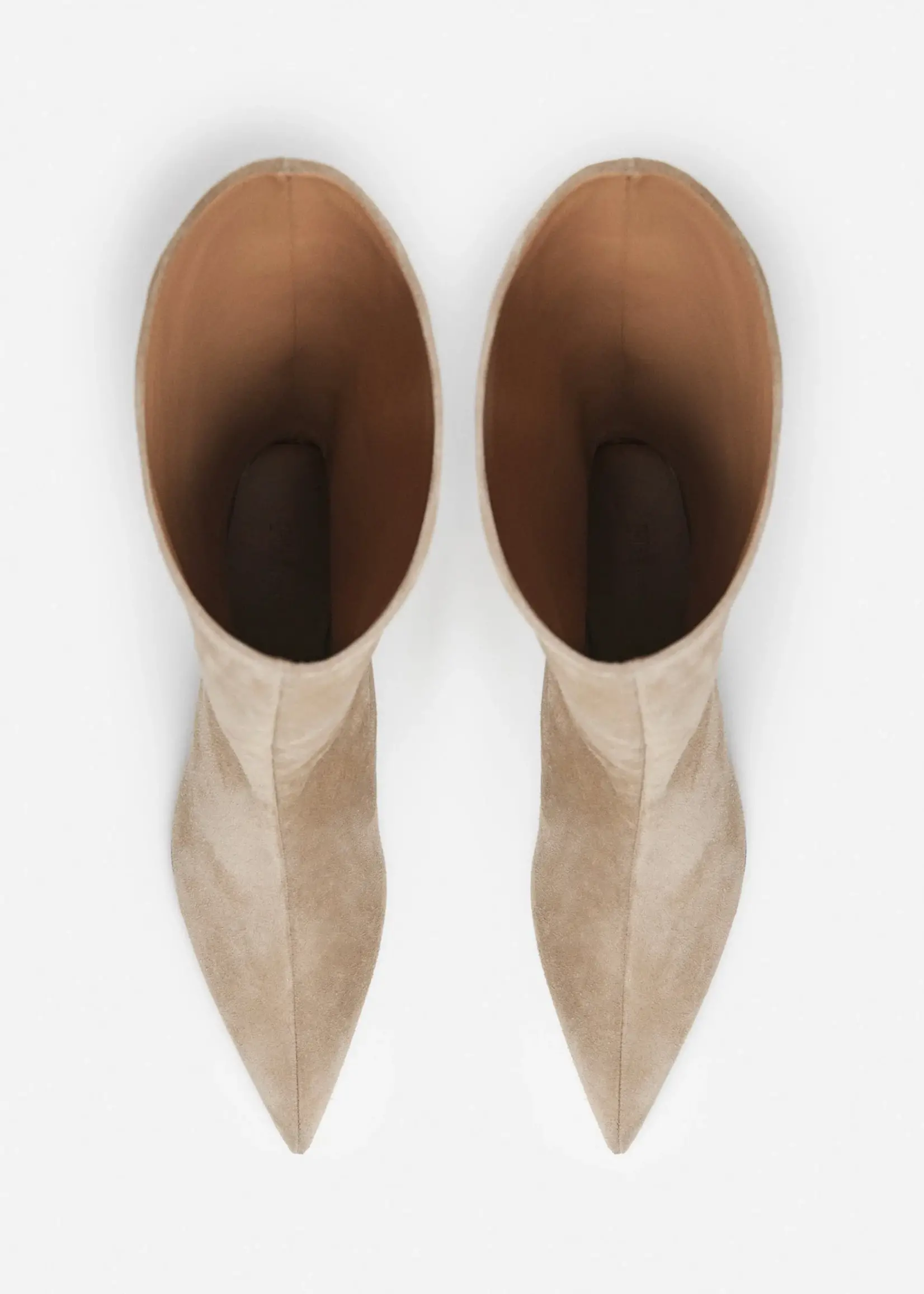 FLATTERED NOUR BOOTS