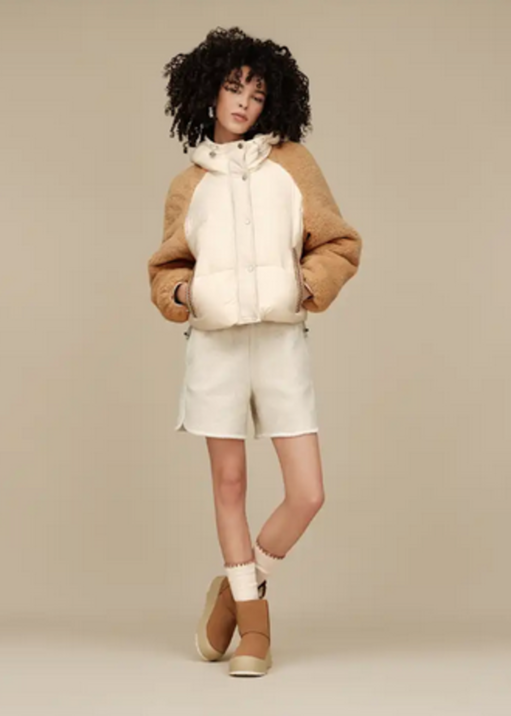 UGG CLASSIC STREETSCAPE