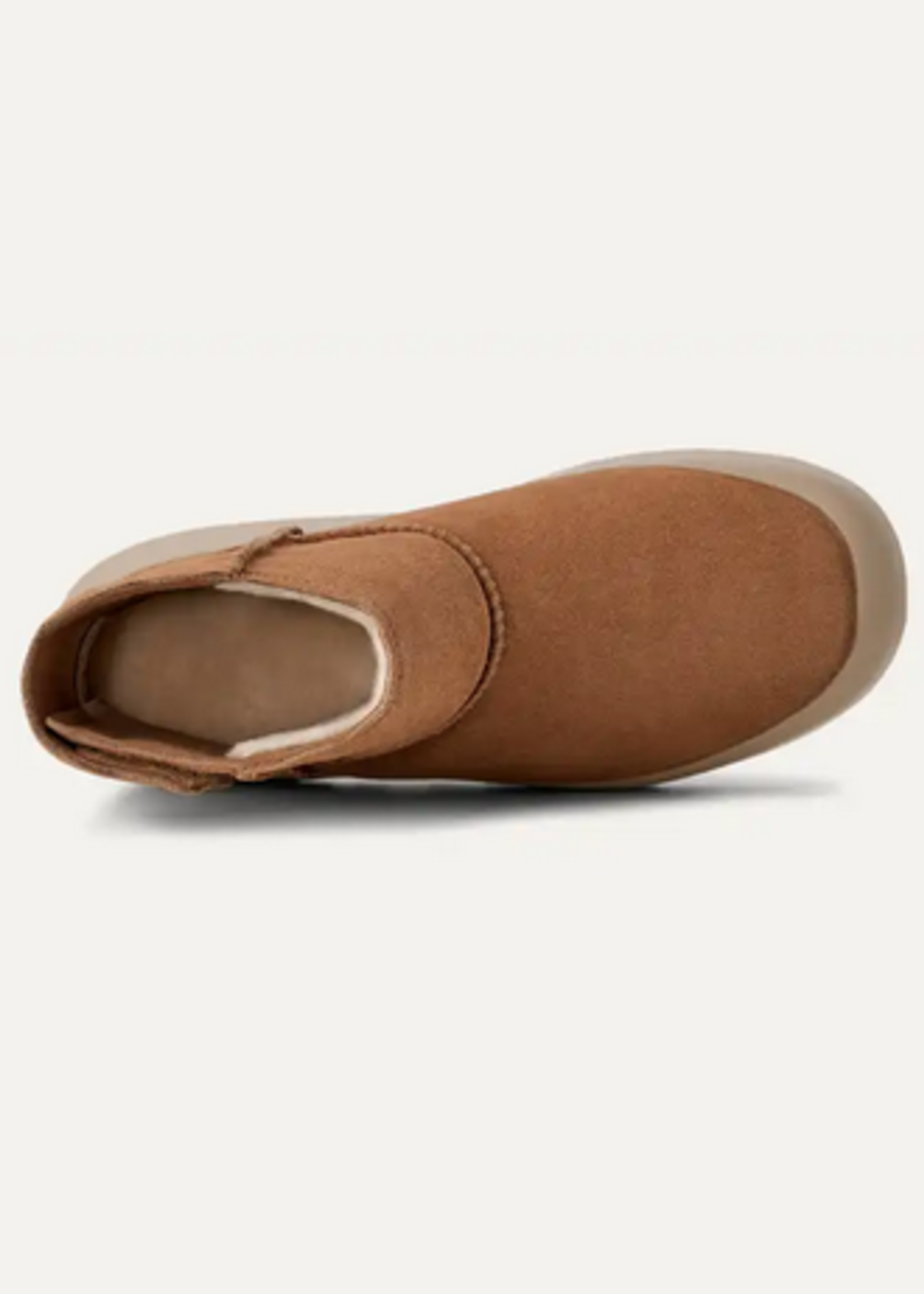 UGG CLASSIC STREETSCAPE