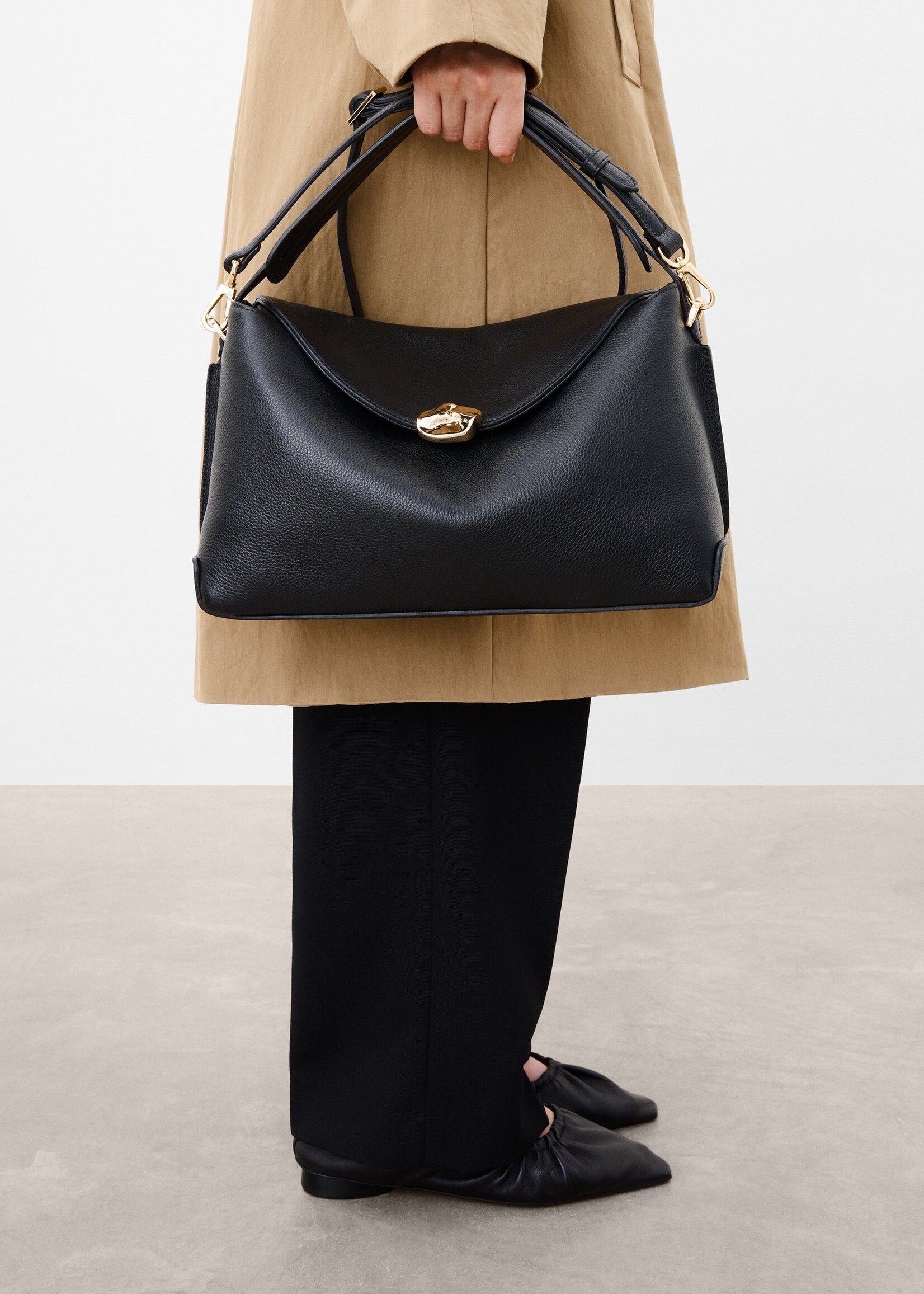 FLATTERED HANNA GRANDE BAG