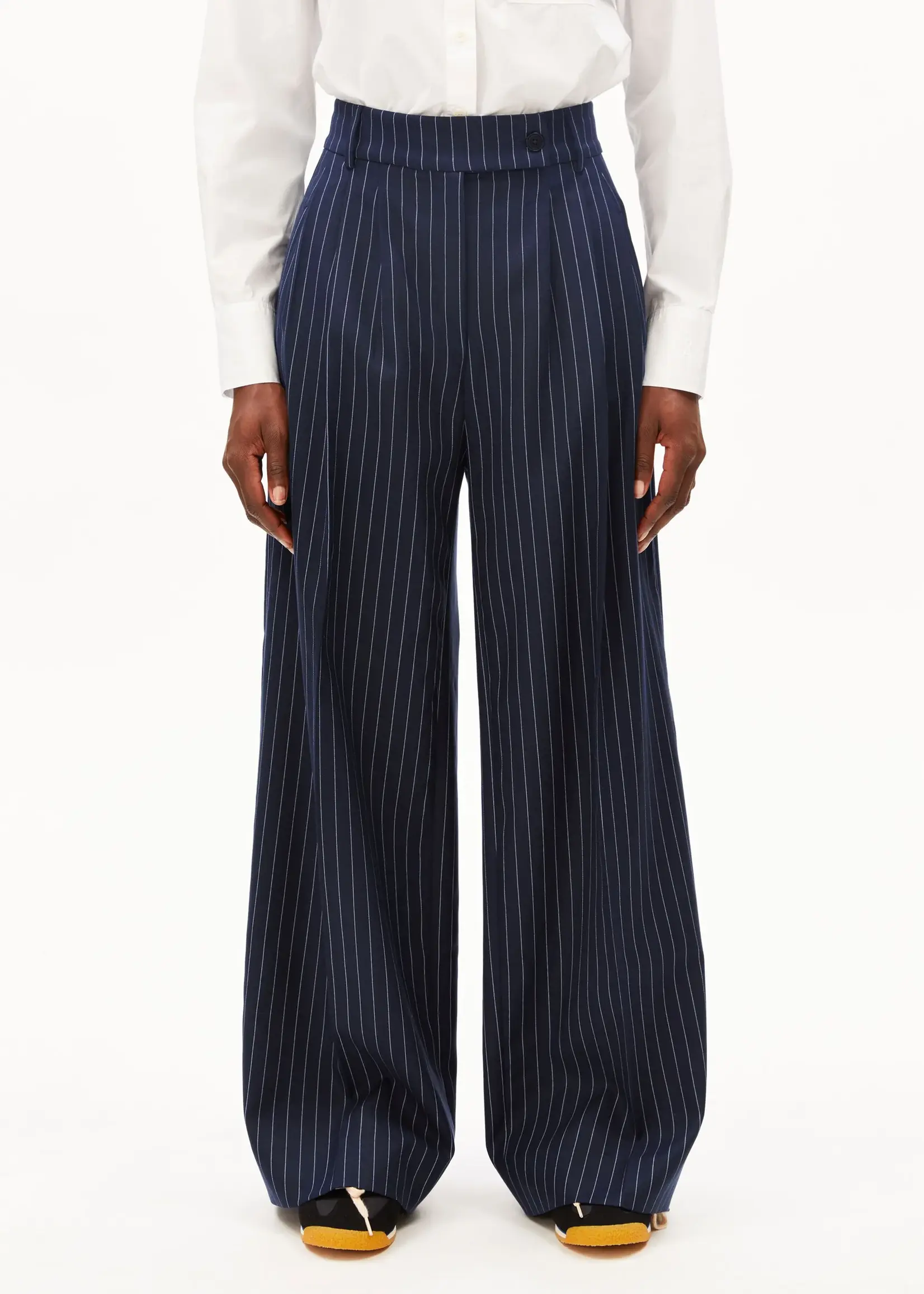 ARMEDANGELS PINSTRIPE KAAYUA PANT