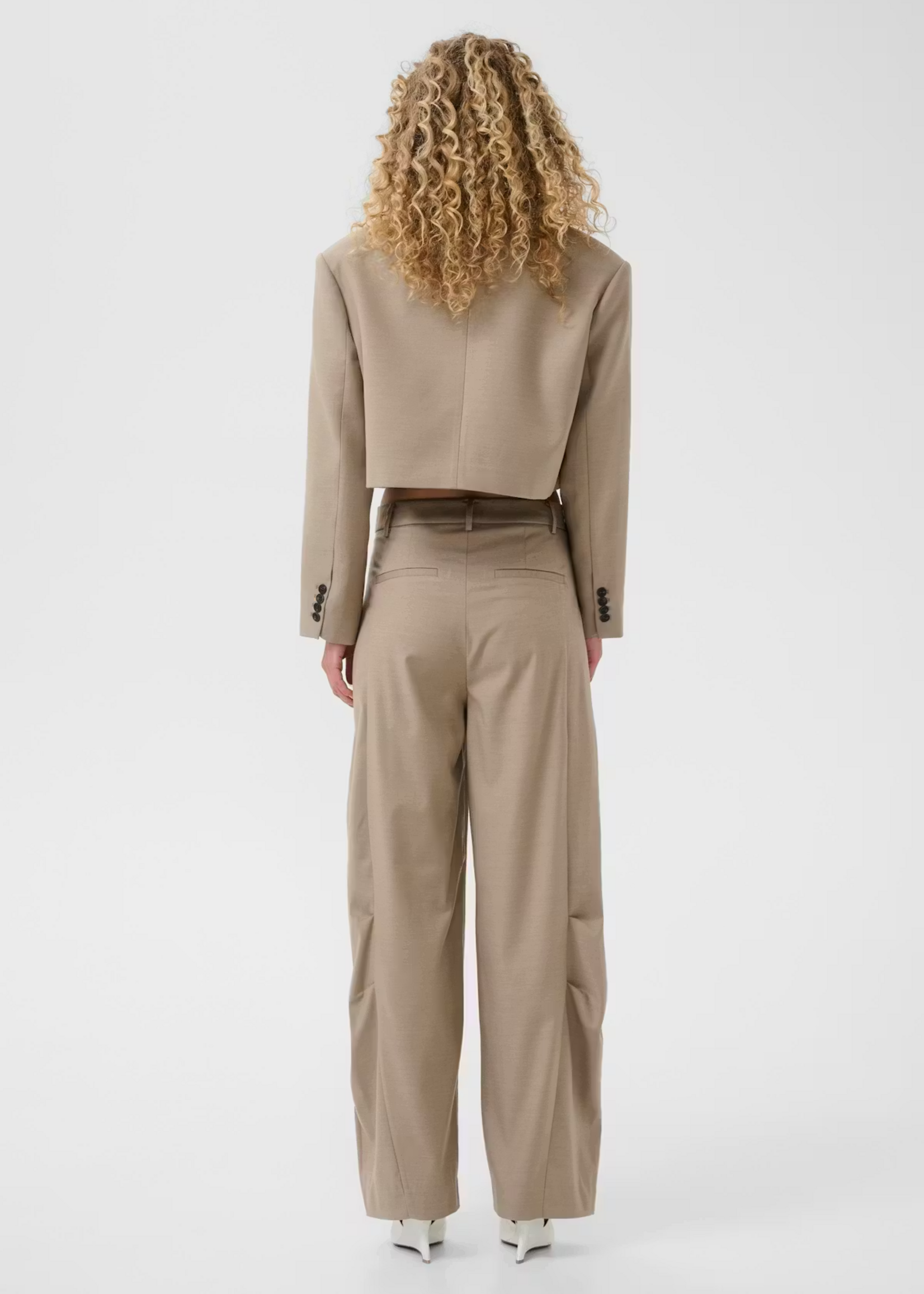 GESTUZ GZNELLA SHORT BLAZER