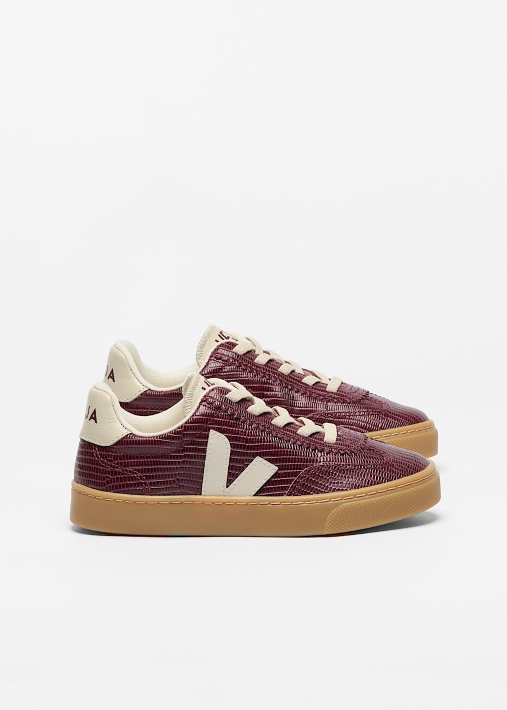VEJA SMALL VOLLEY LEATHER