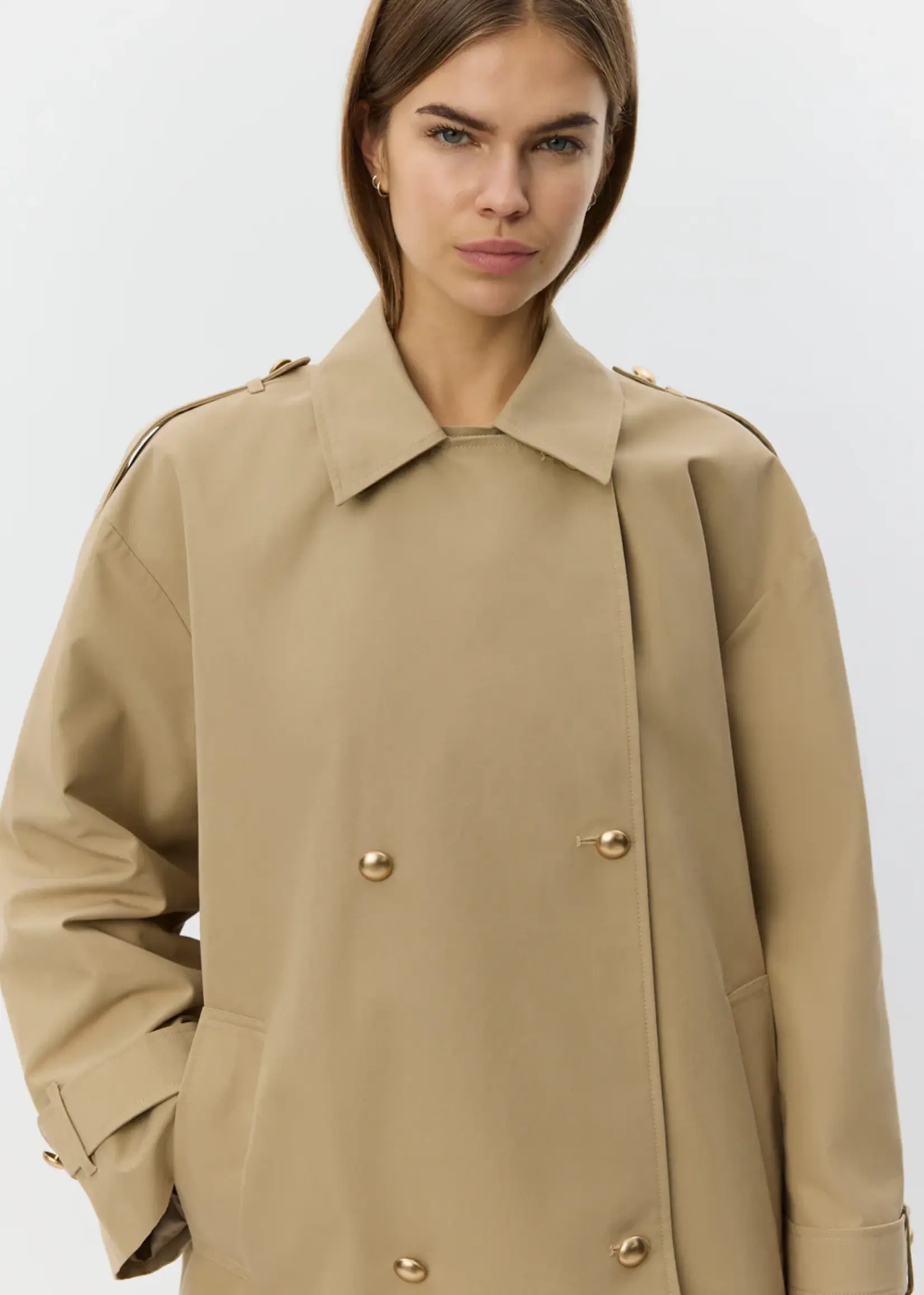SOFIE SCHNOOR ADRIASW SHORT TRENCH COAT
