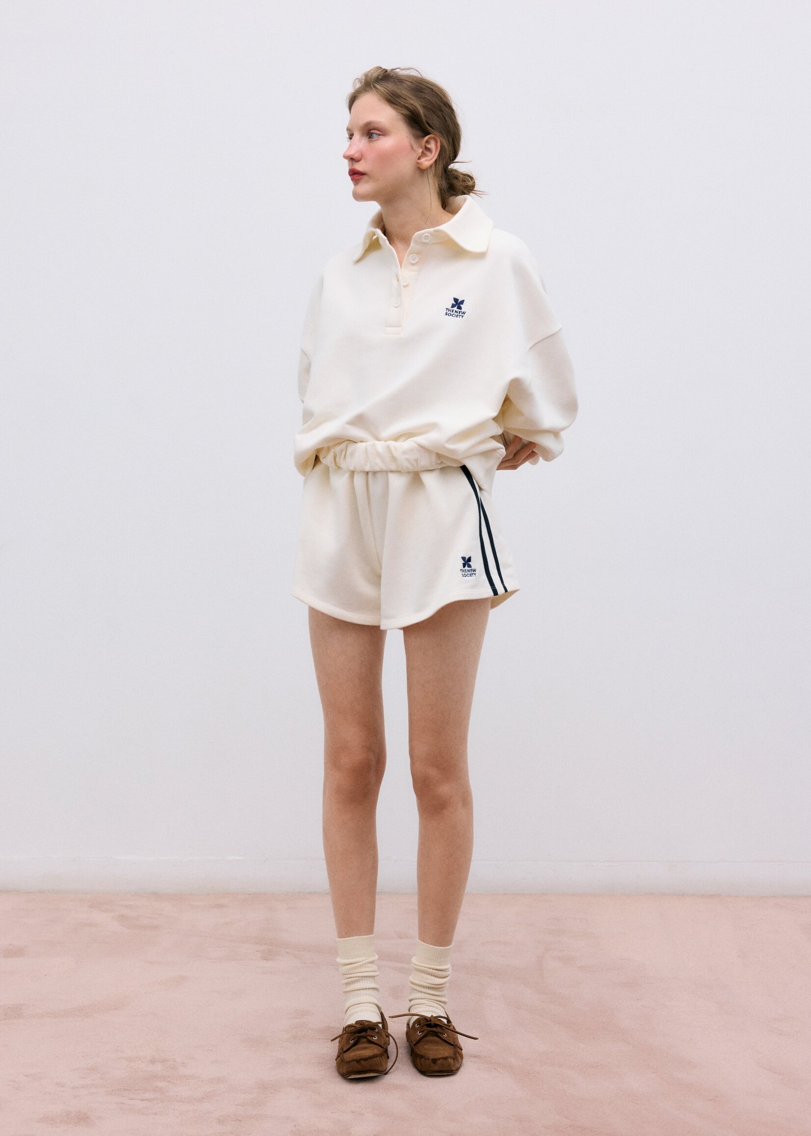 THE NEW SOCIETY TNS LOGO WOMAN SHORT