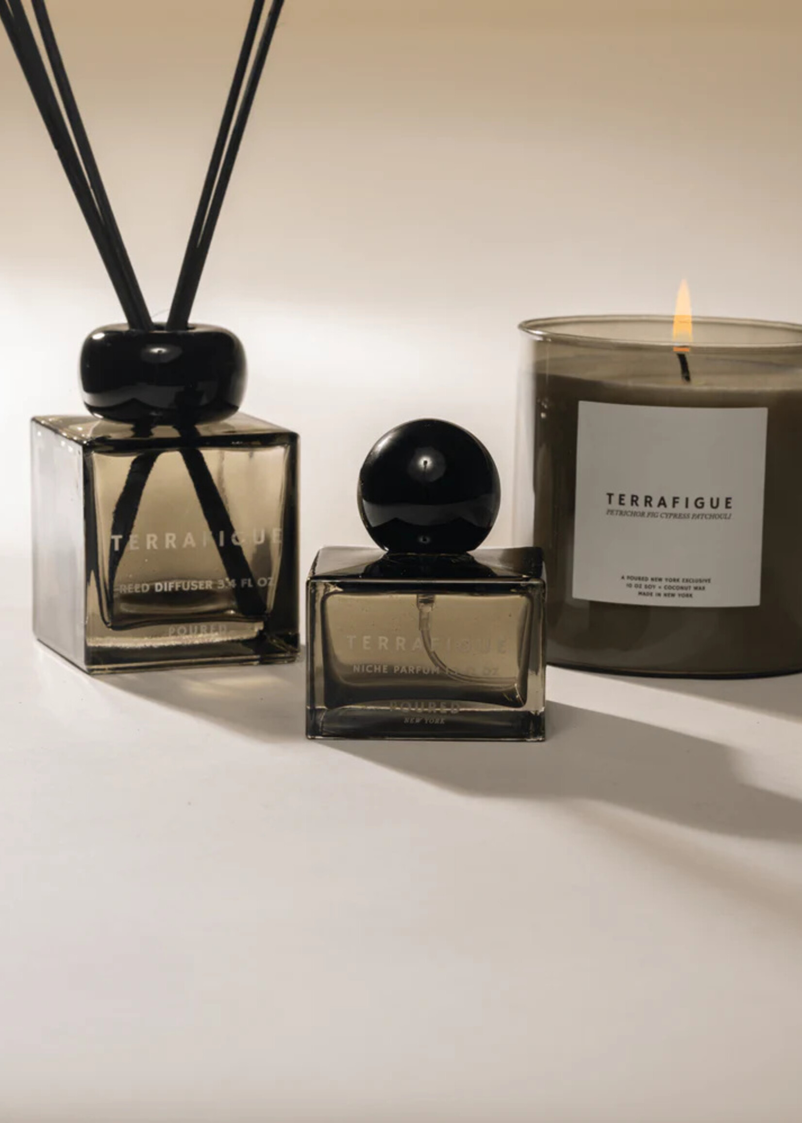 POURED NEW YORK TERRAFIGUE - CANDLE