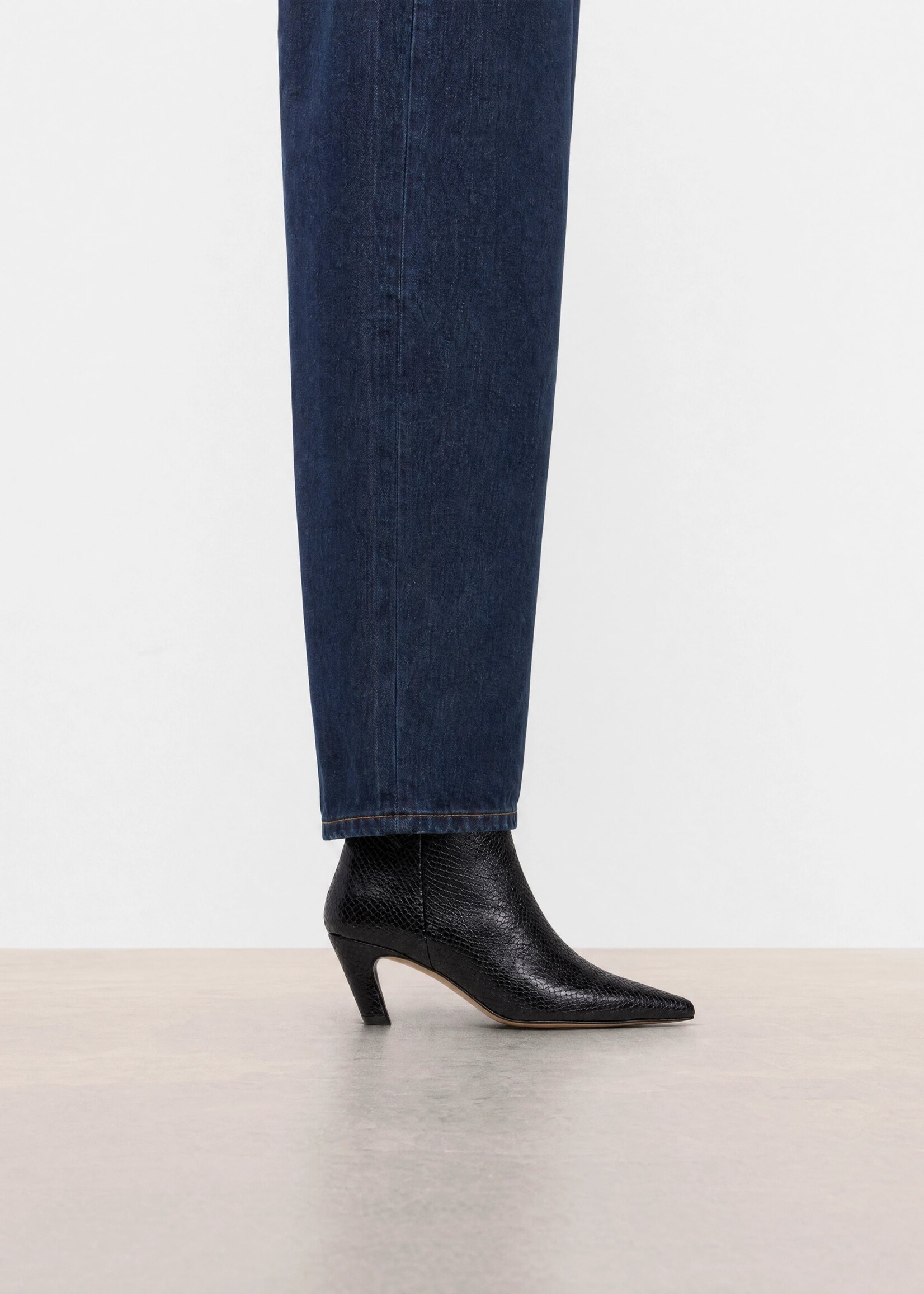 FLATTERED XENA SNAKE LEATHER
