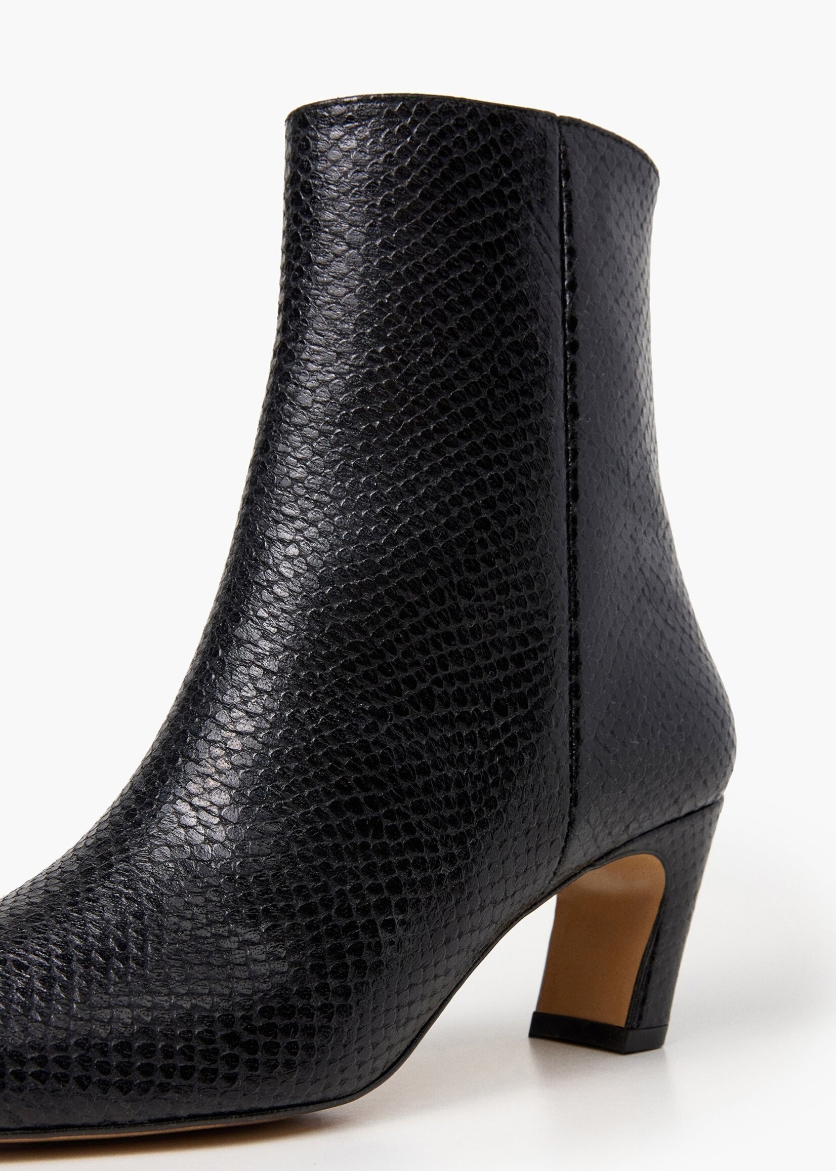 FLATTERED XENA SNAKE LEATHER