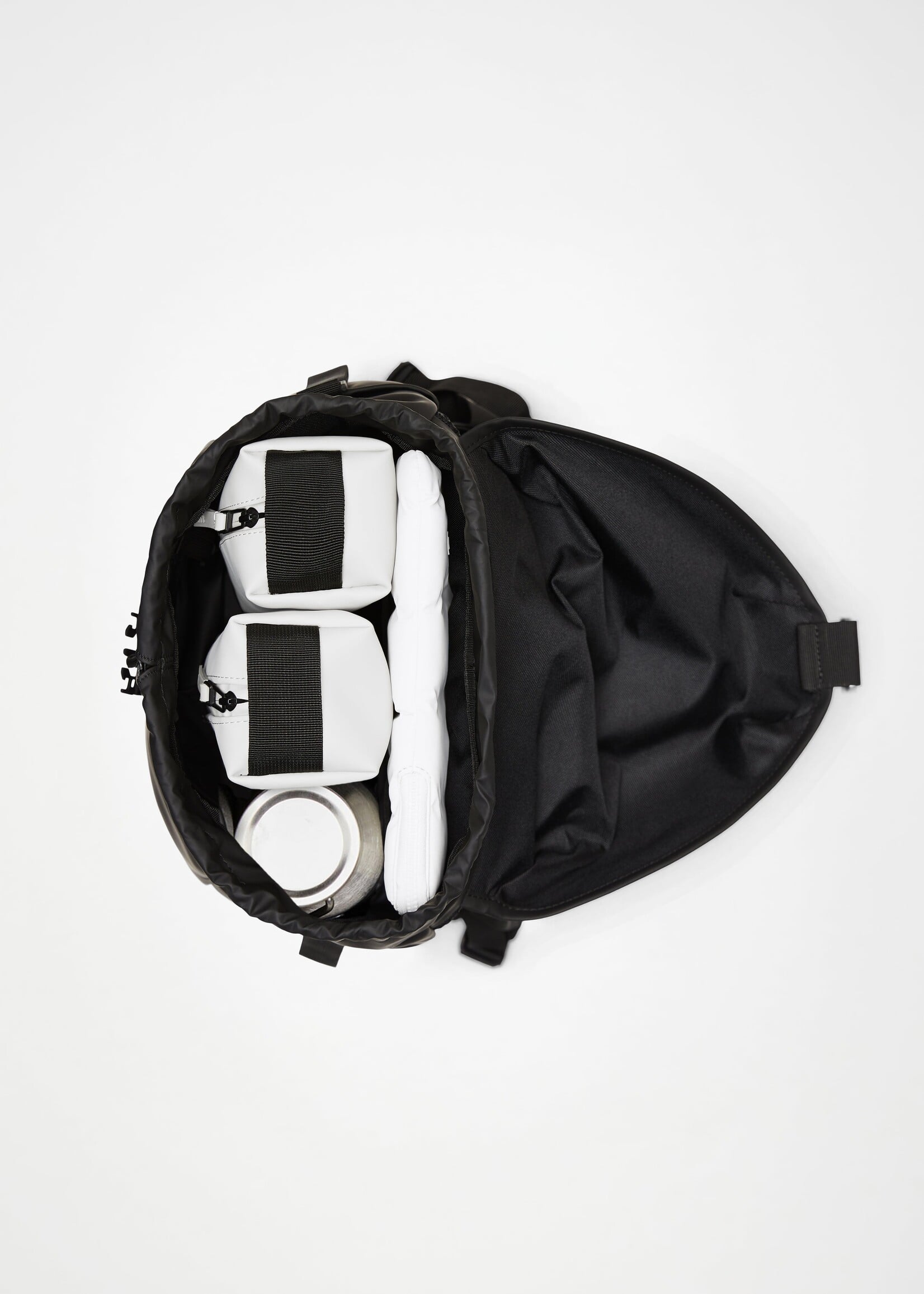 RAINS VALERA BUCKET BACKPACK
