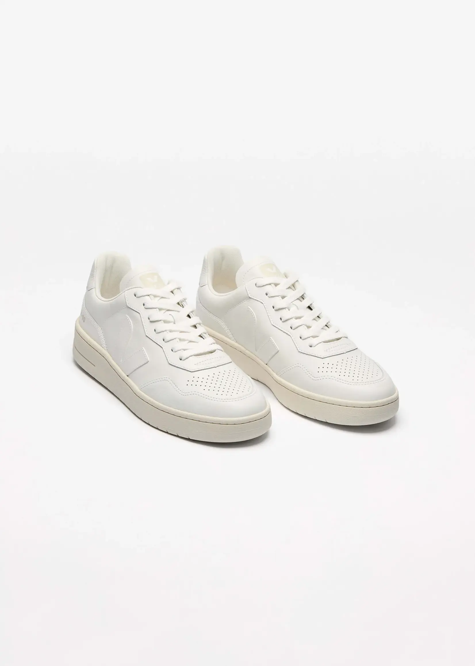 VEJA V-90 O.T LEATHER