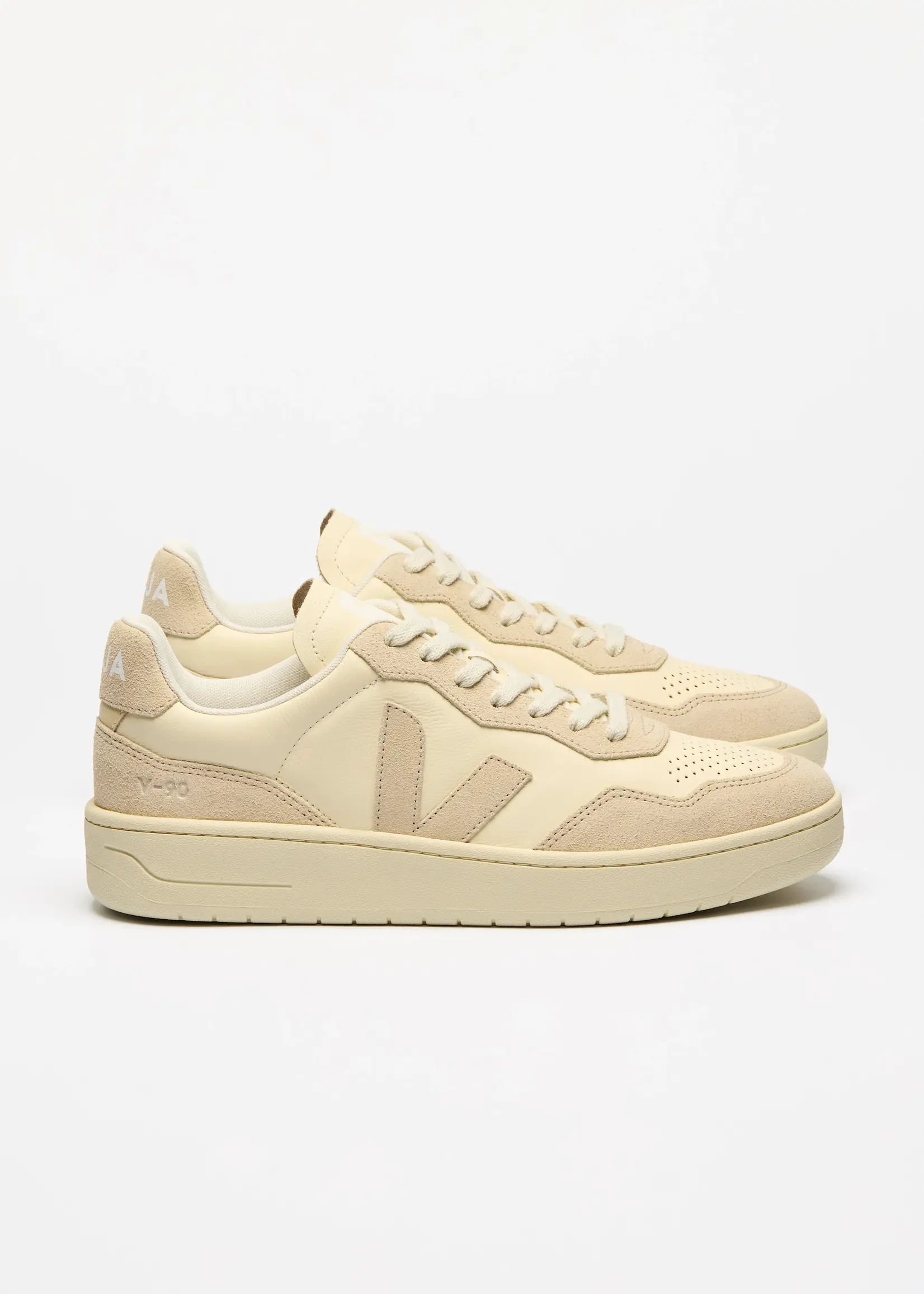 VEJA V-90 LEATHER