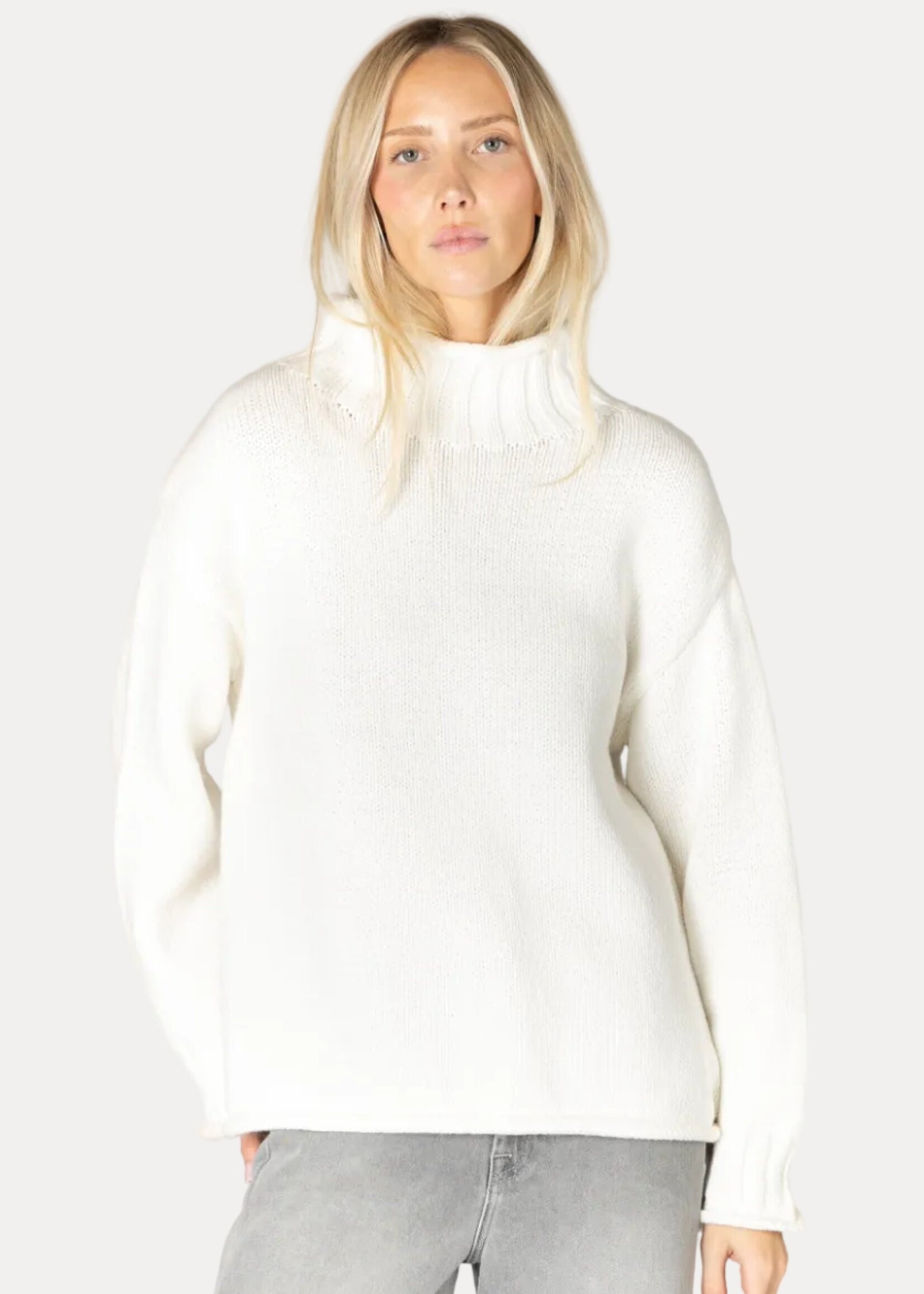 LYLA & LUXE DOLLY MOCK SWEATER