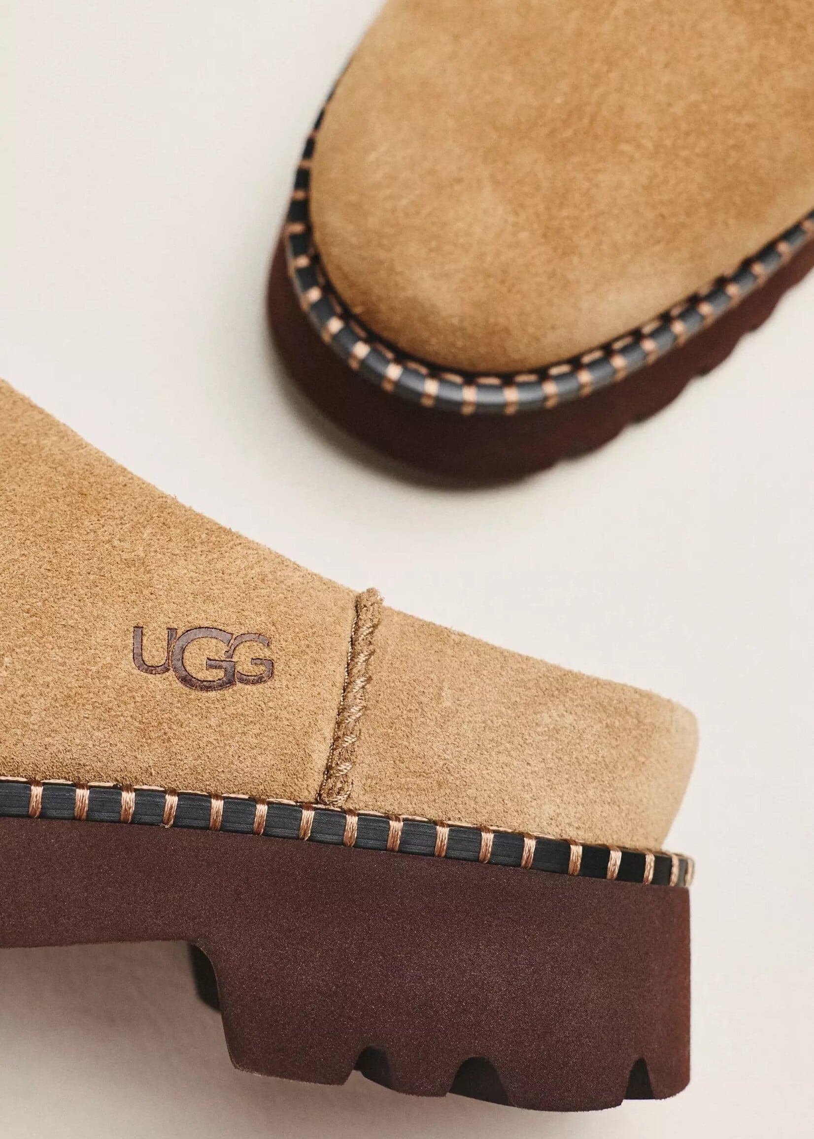 UGG UPTOWNER MULE