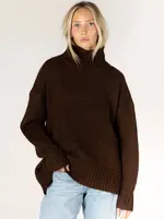 LYLA & LUXE AGGIE MOCK SWEATER