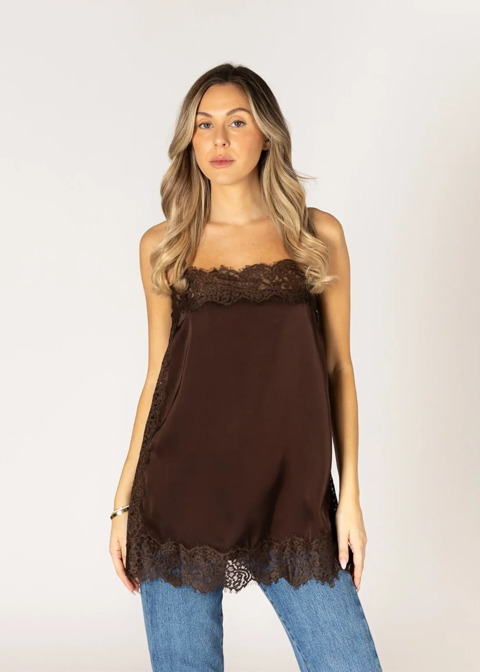 LYLA & LUXE SLIPDRESS