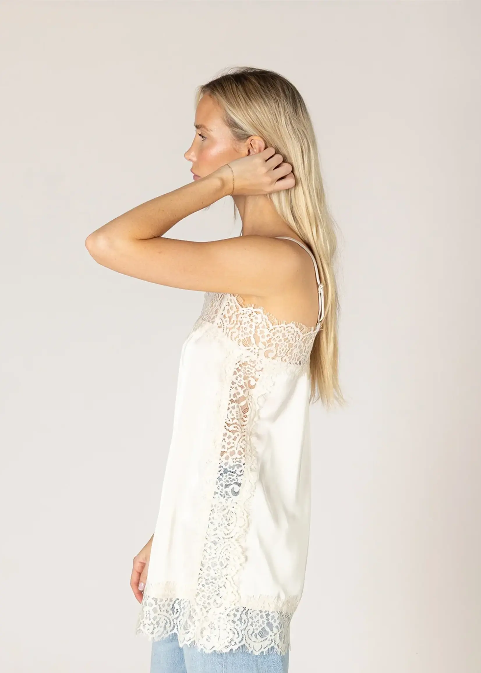 LYLA & LUXE SLIPDRESS