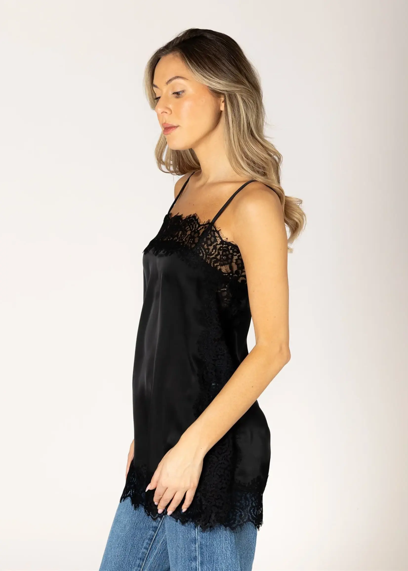 LYLA & LUXE SLIPDRESS