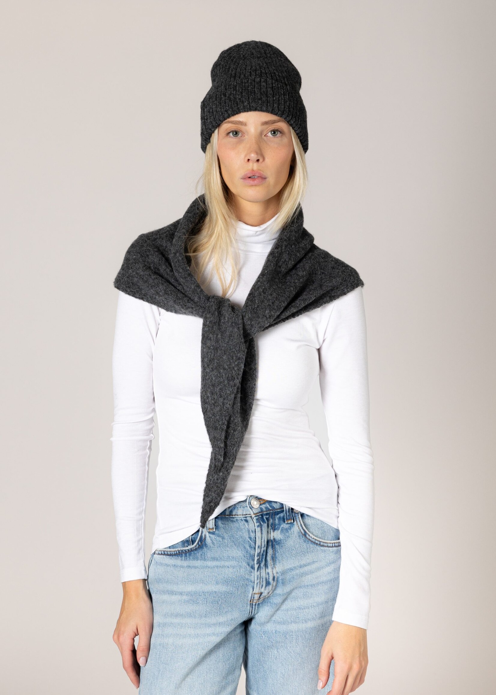 LYLA & LUXE T-SCARF