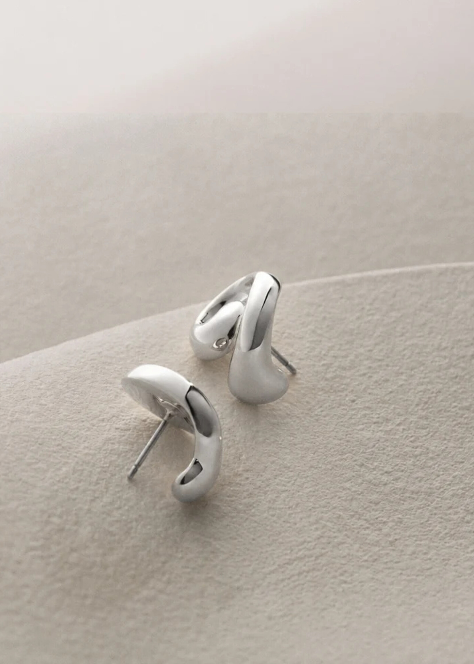 JENNYBIRD SMALL GIO EARRING