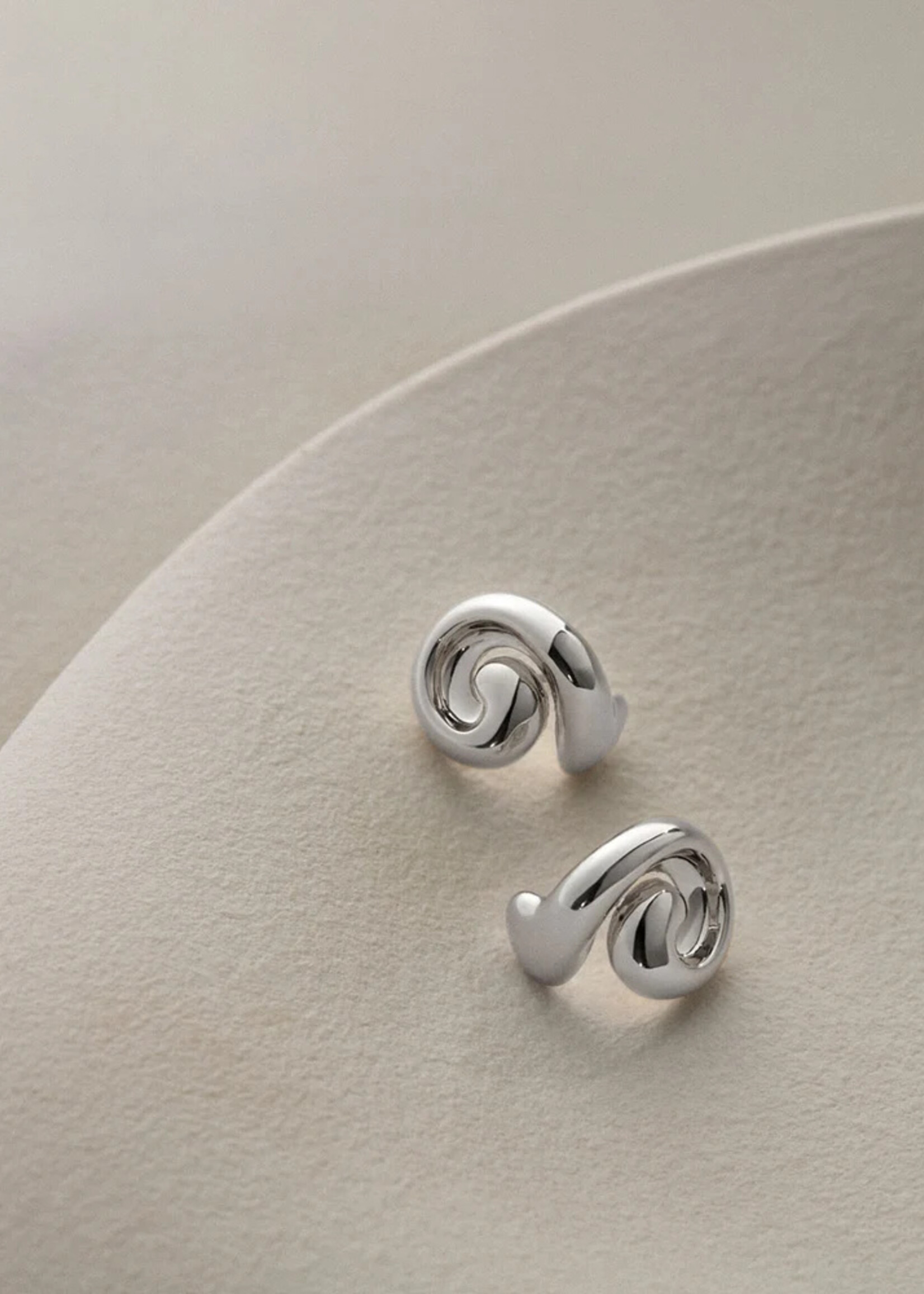 JENNYBIRD SMALL GIO EARRING