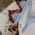 DESSOUS