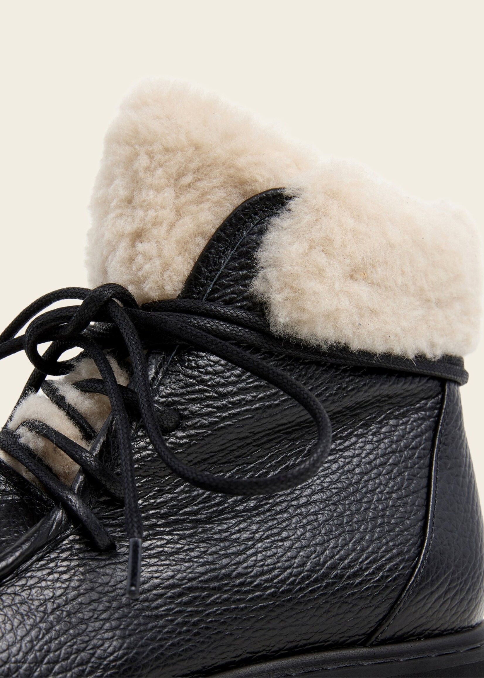 FLATTERED MARCIE GRAINED LEATHER