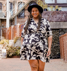 Gilli "Abstract Thought" Mini Plus Dress