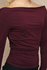 Le Lis "Shoulder For the Camera, Darling" Top