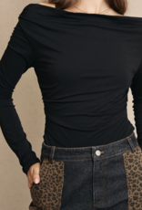 Le Lis "Shoulder For the Camera, Darling" Top