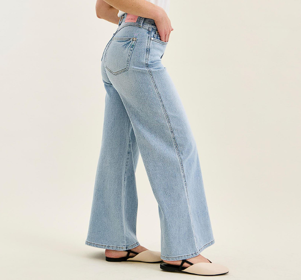 Judy Blue "Wide & Wonderful" Petite High-Waisted Tummy Control Jeans