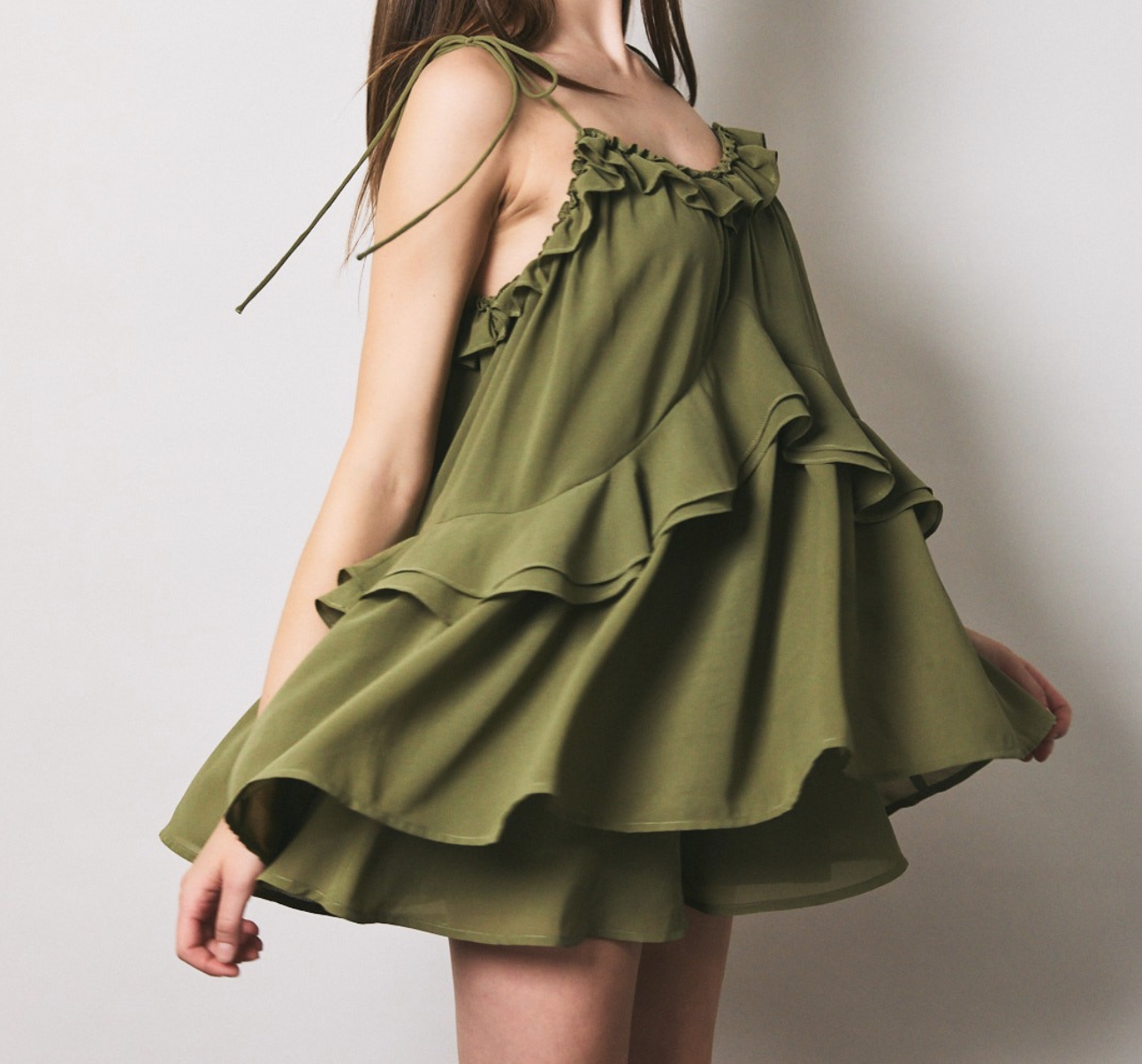 Le Lis "Gone Foragin'" Romper