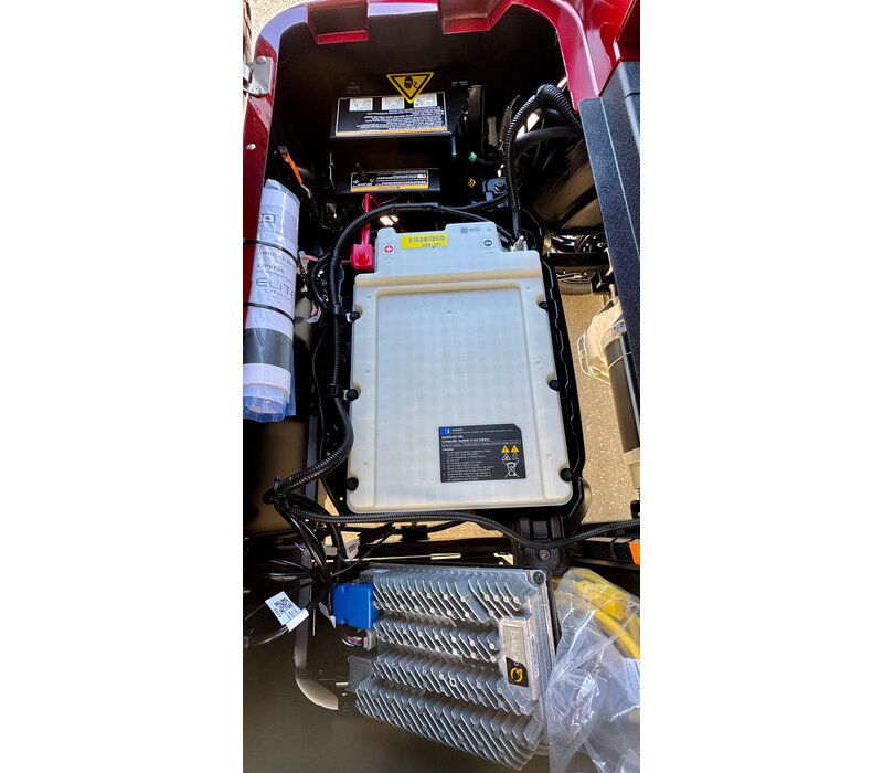 2026 E-Z-GO EXPRESS L6 ELiTE  (INFERNO RED)