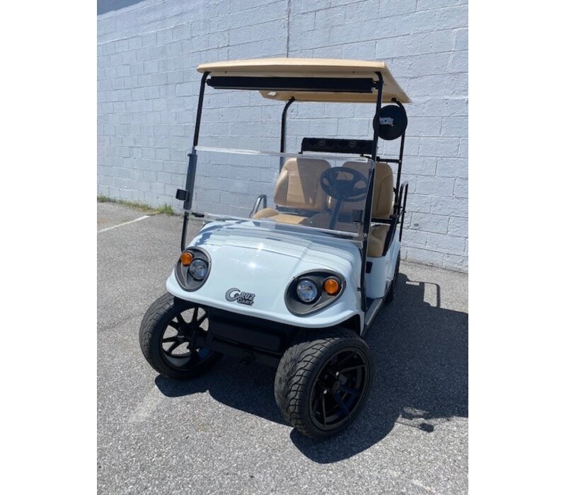 2011 E-Z-GO TXT PDS CRUZ CART (WHITE)