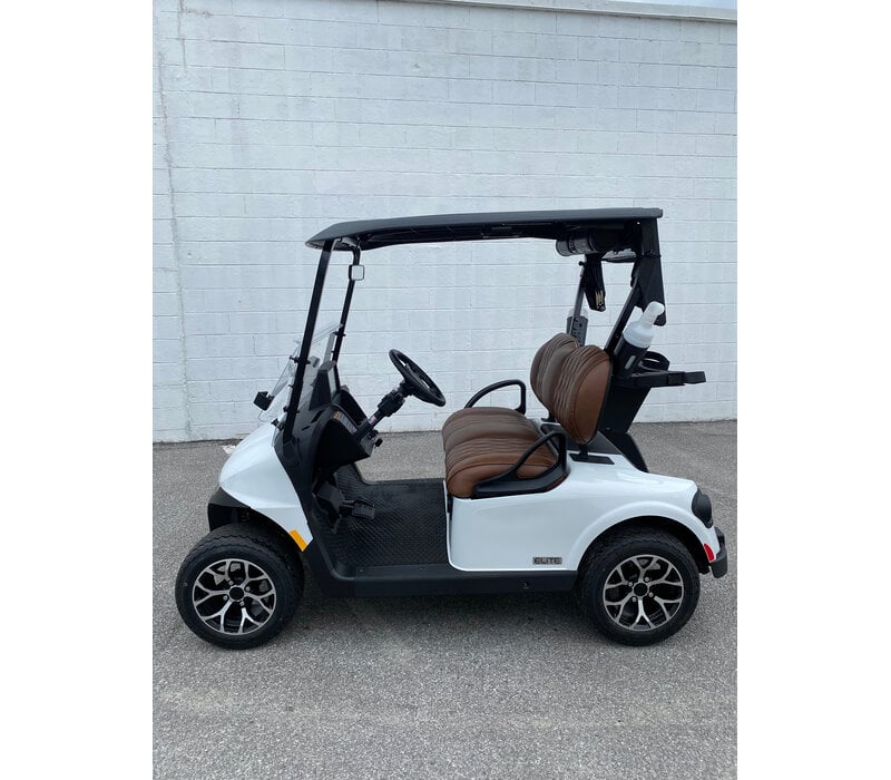 2026 E-Z-GO RXV 2 FREEDOM ELiTE 4.2 STL PKG  (BRIGHT WHITE)
