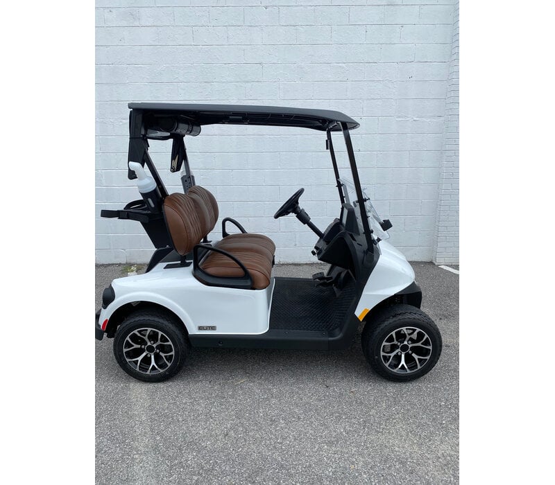 2026 E-Z-GO RXV 2 FREEDOM ELiTE 4.2 STL PKG  (BRIGHT WHITE)