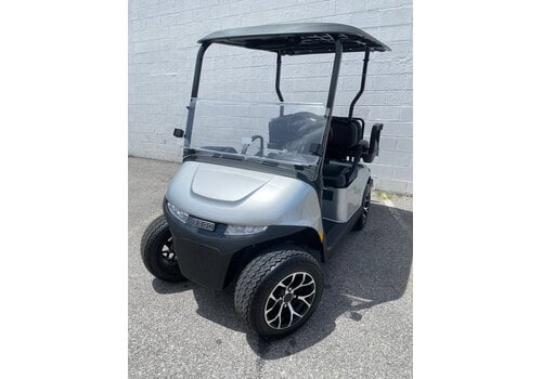 2027 E-Z-GO RXV VALOR 4 EFI S+ PKG (PLATINUM)