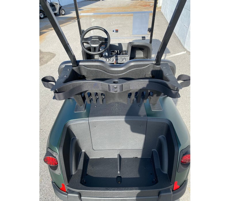 2027 E-Z-GO RXV VALOR 2 48V S+ PKG (MATTE GREEN)