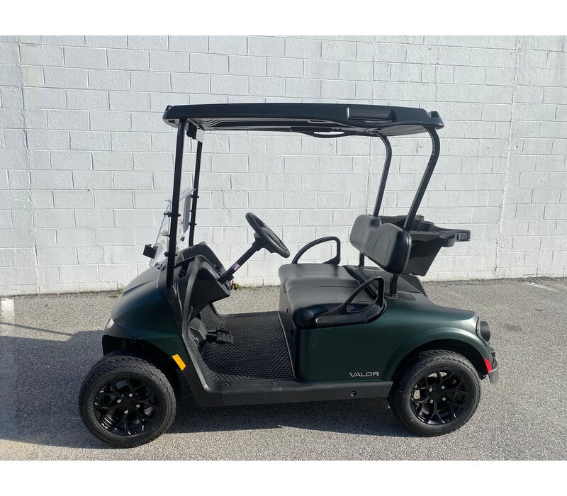 2027 E-Z-GO RXV VALOR 2 48V S+ PKG (MATTE GREEN)