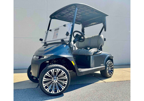 E-Z-GO 2027 E-Z-GO RXV GOLFER ELiTE 4.2 GOLFER (METALLIC CHARCOAL)