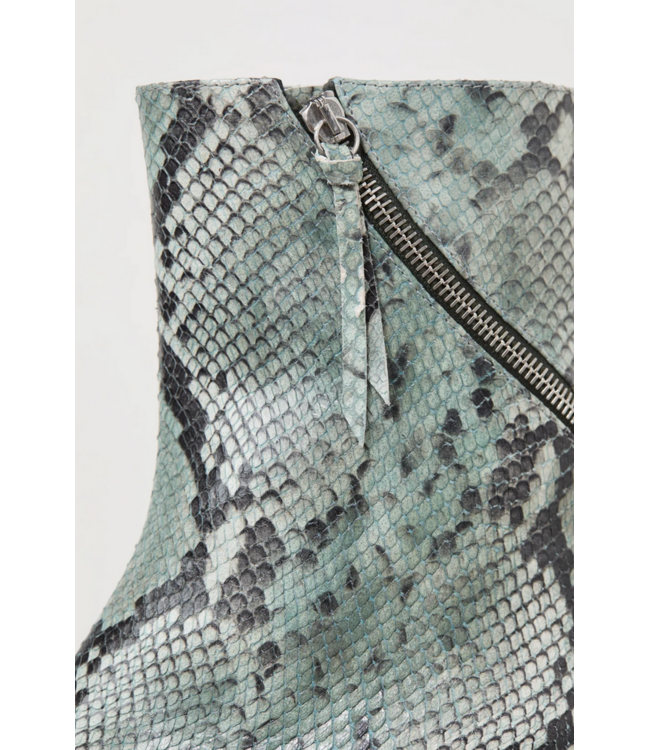 CLOSED Zip Ankle Boot