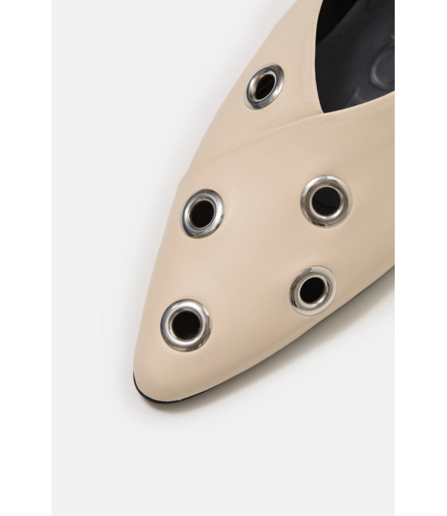 CLOSED Grommet Ballerina Flat