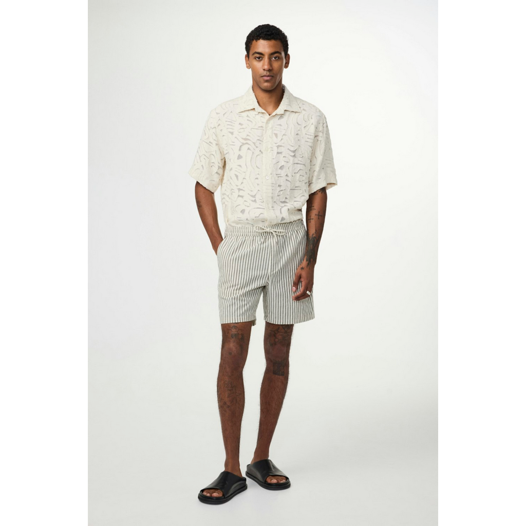 No Nationality NNO7 Gregor 5246 Short
