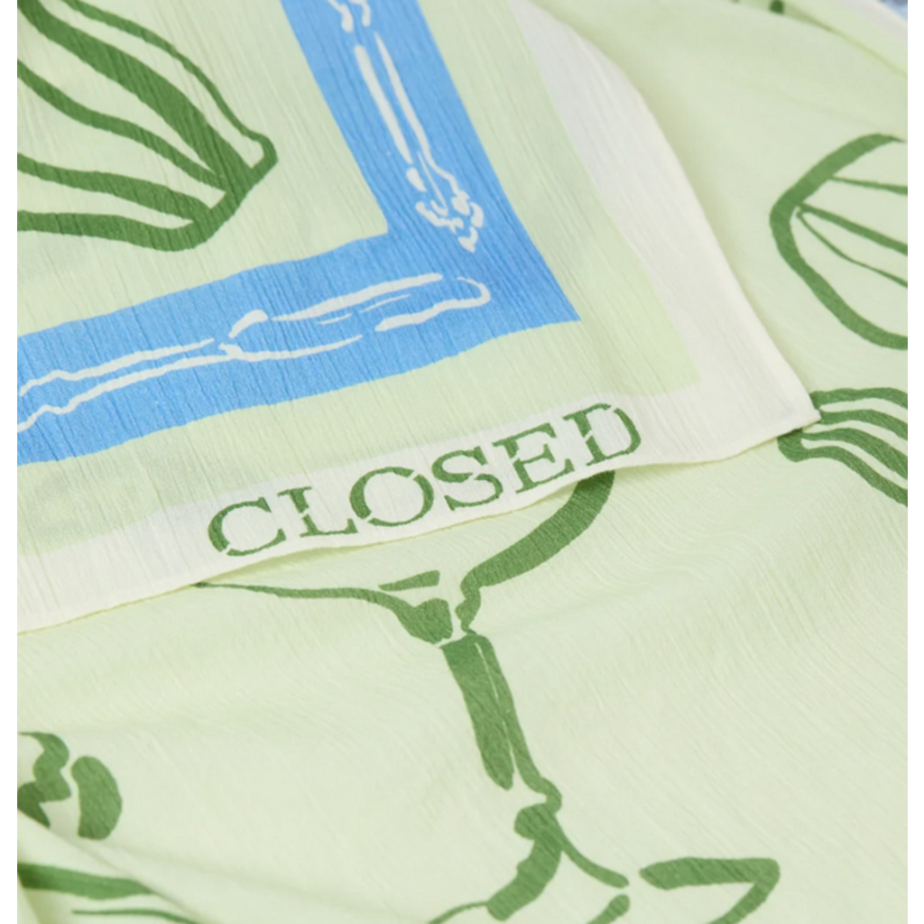 CLOSED Scarf