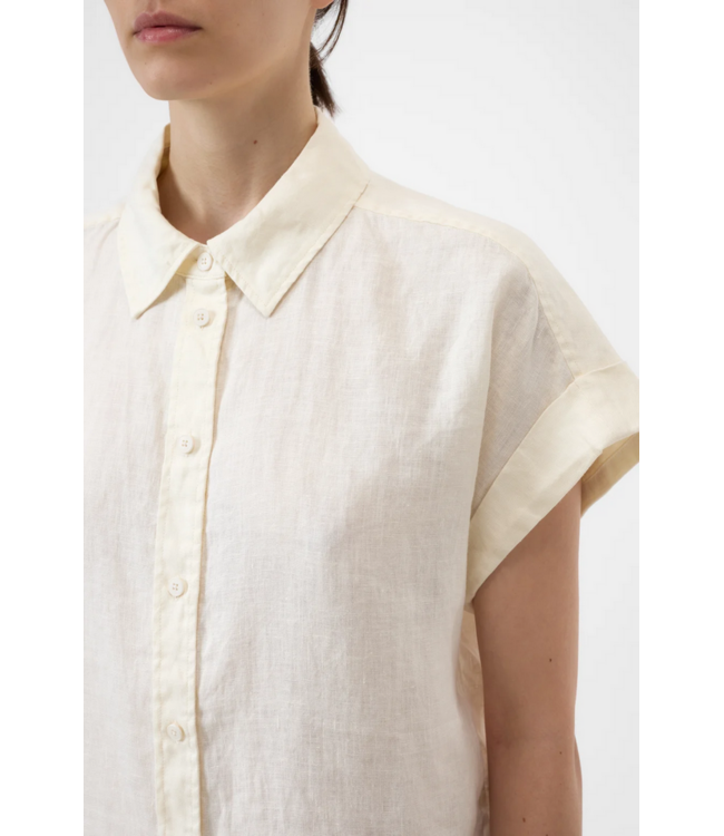 CLOSED Sleeveles BU Top