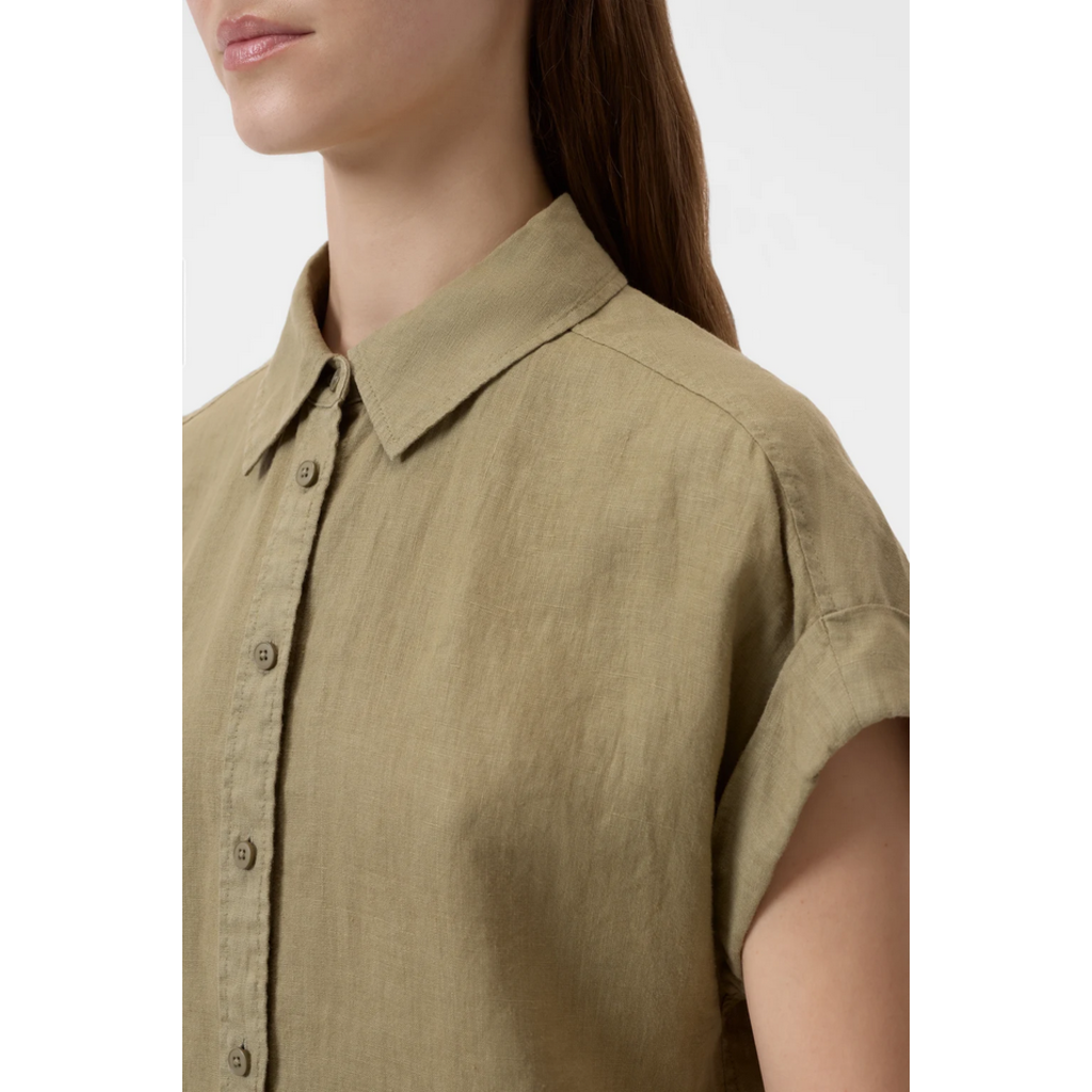 CLOSED Sleeveles BU Top