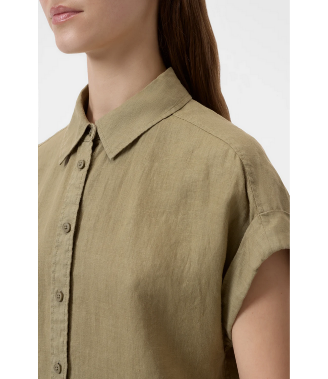 CLOSED Sleeveles BU Top