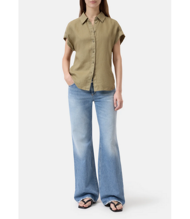 CLOSED Sleeveles BU Top