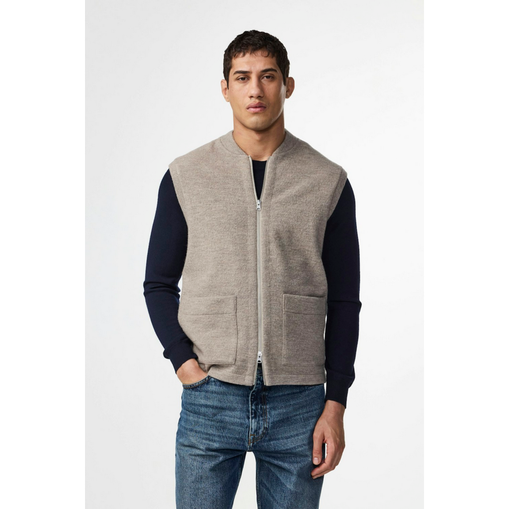 No Nationality NNO7 Merino Vest